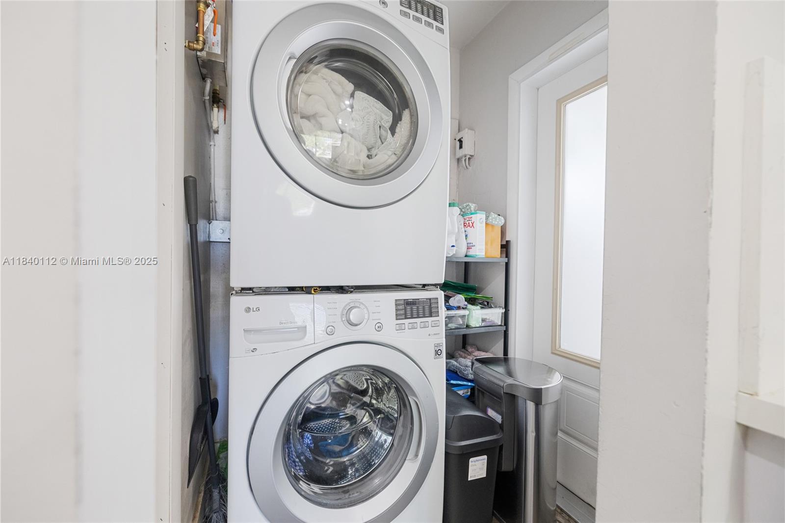 PINE TREE MANOR SEC 4 - Residential