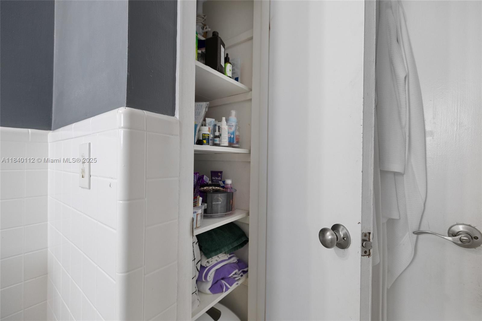 PINE TREE MANOR SEC 4 - Residential