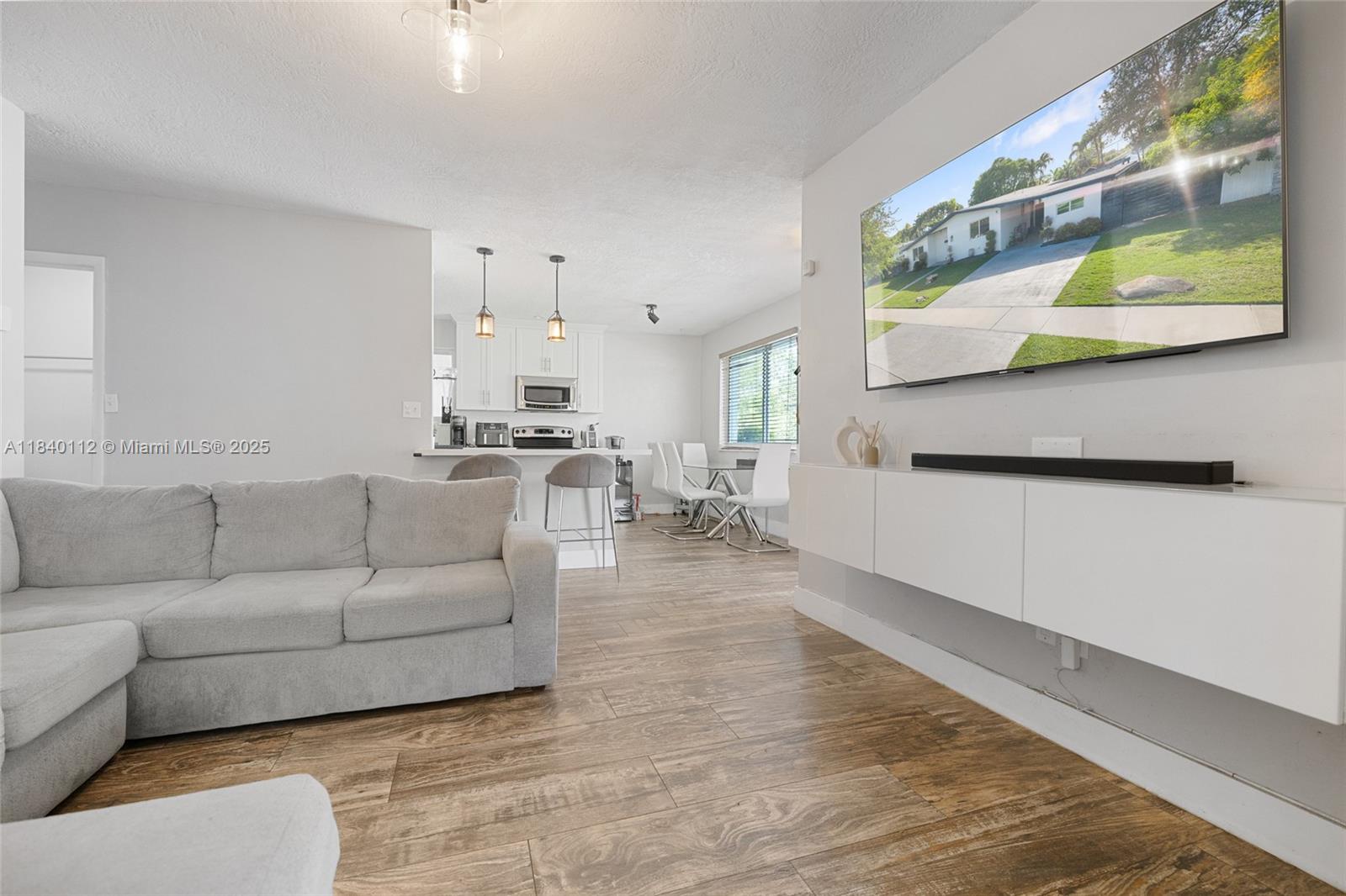 PINE TREE MANOR SEC 4 - Residential