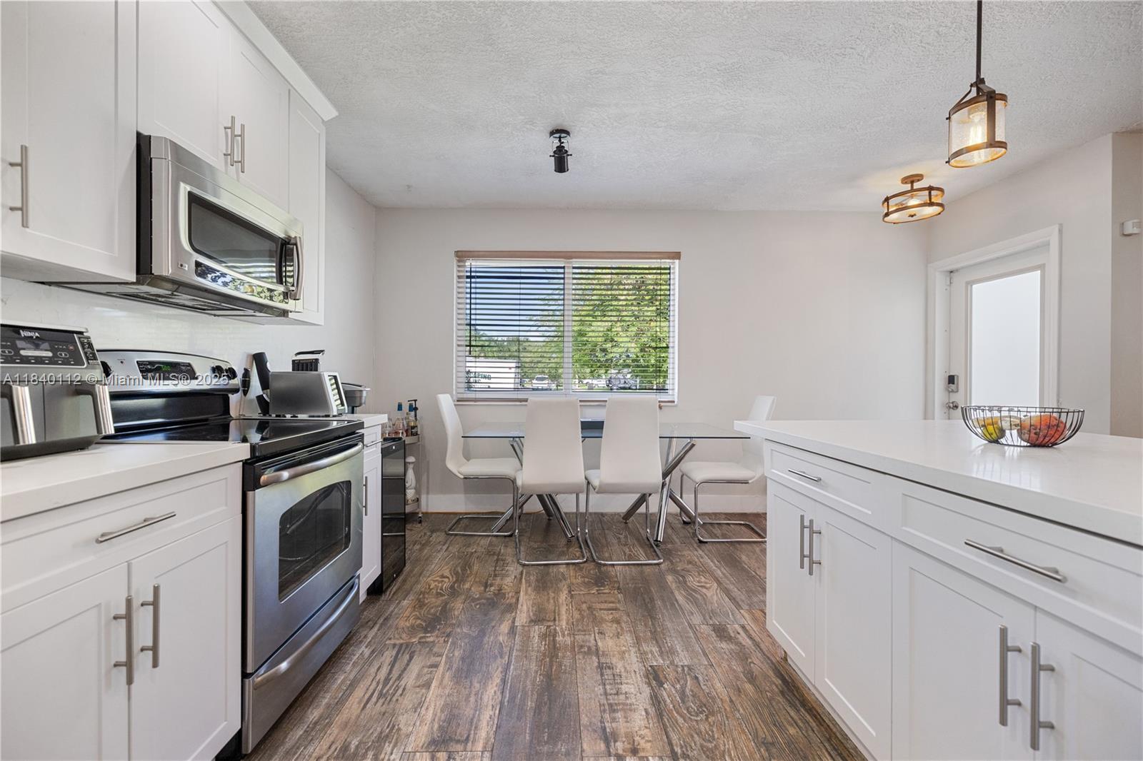 PINE TREE MANOR SEC 4 - Residential