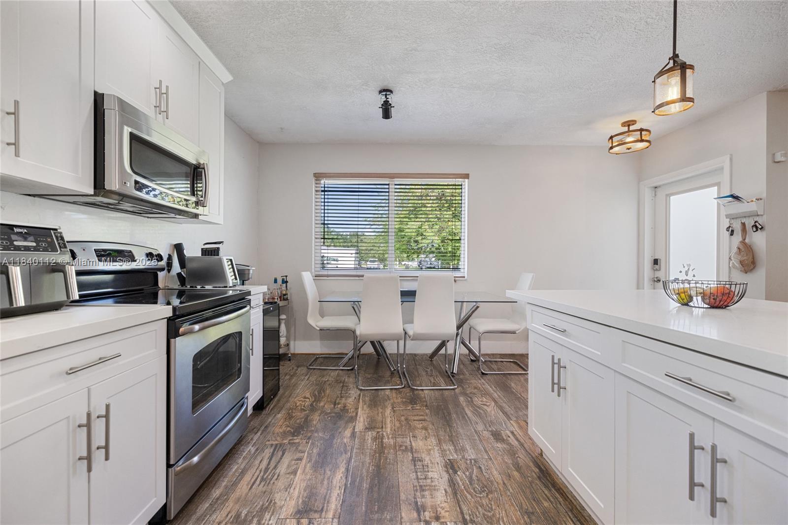 PINE TREE MANOR SEC 4 - Residential