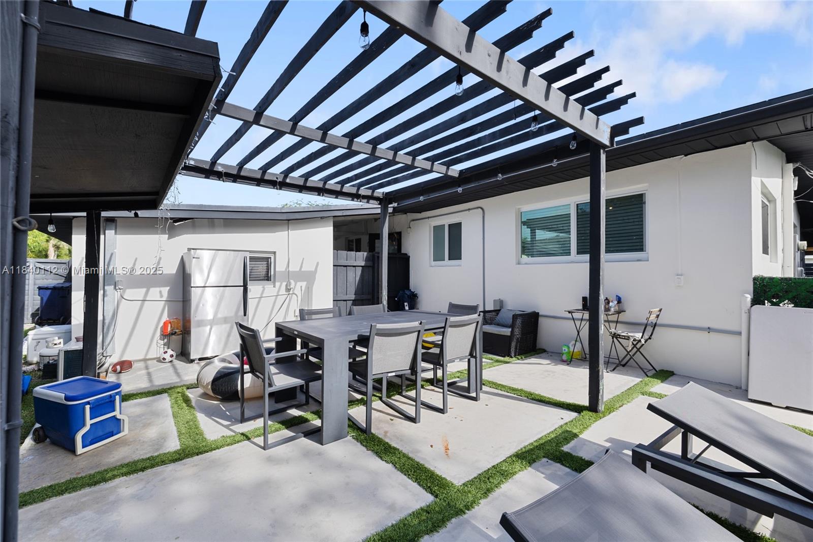 PINE TREE MANOR SEC 4 - Residential