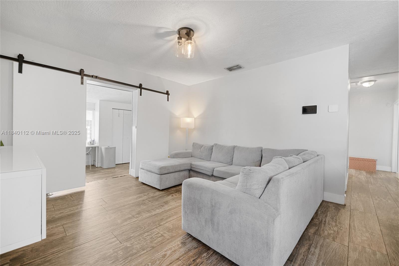 PINE TREE MANOR SEC 4 - Residential