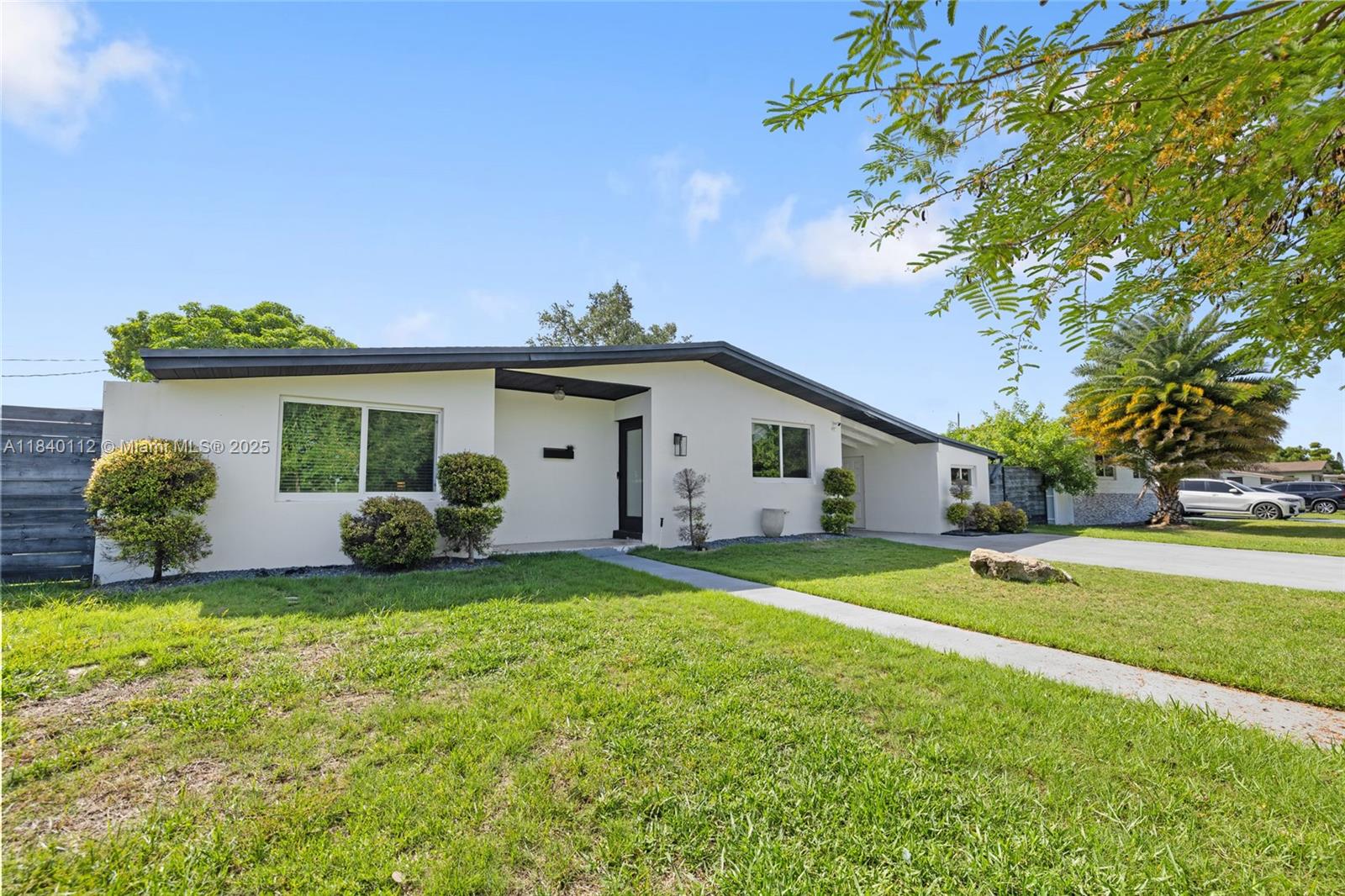 PINE TREE MANOR SEC 4 - Residential