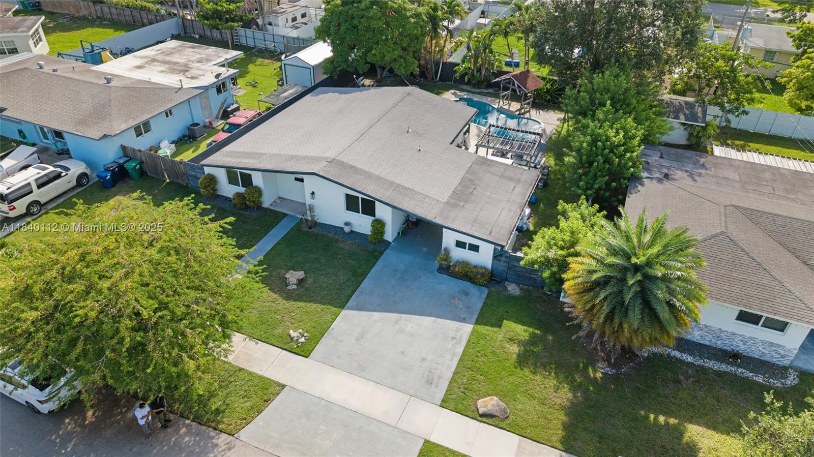 PINE TREE MANOR SEC 4 - Residential