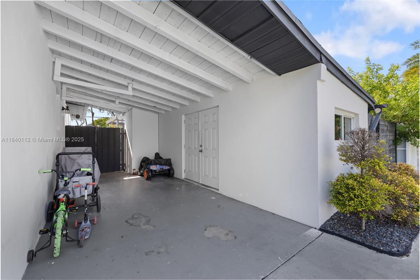 PINE TREE MANOR SEC 4 - Residential