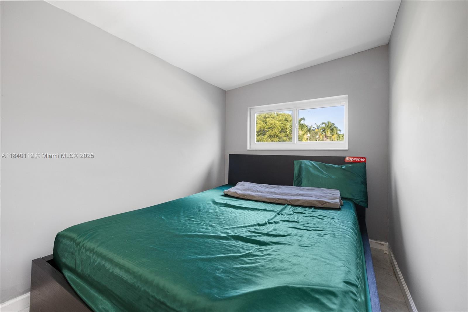 PINE TREE MANOR SEC 4 - Residential