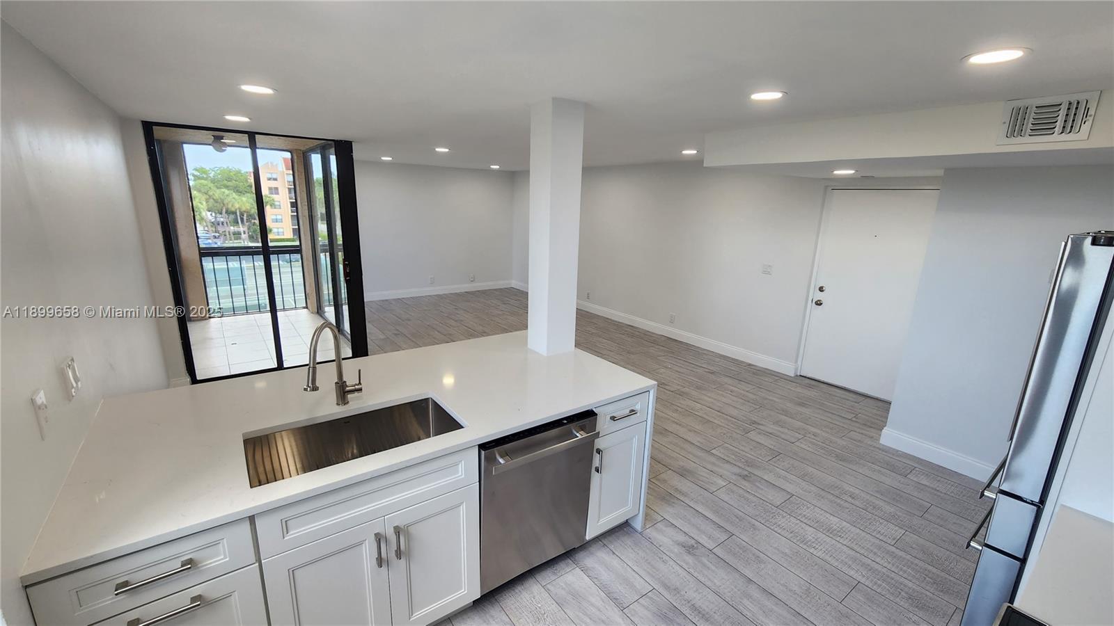 LAVERS DELRAY RACQUET CLU - Residential Lease