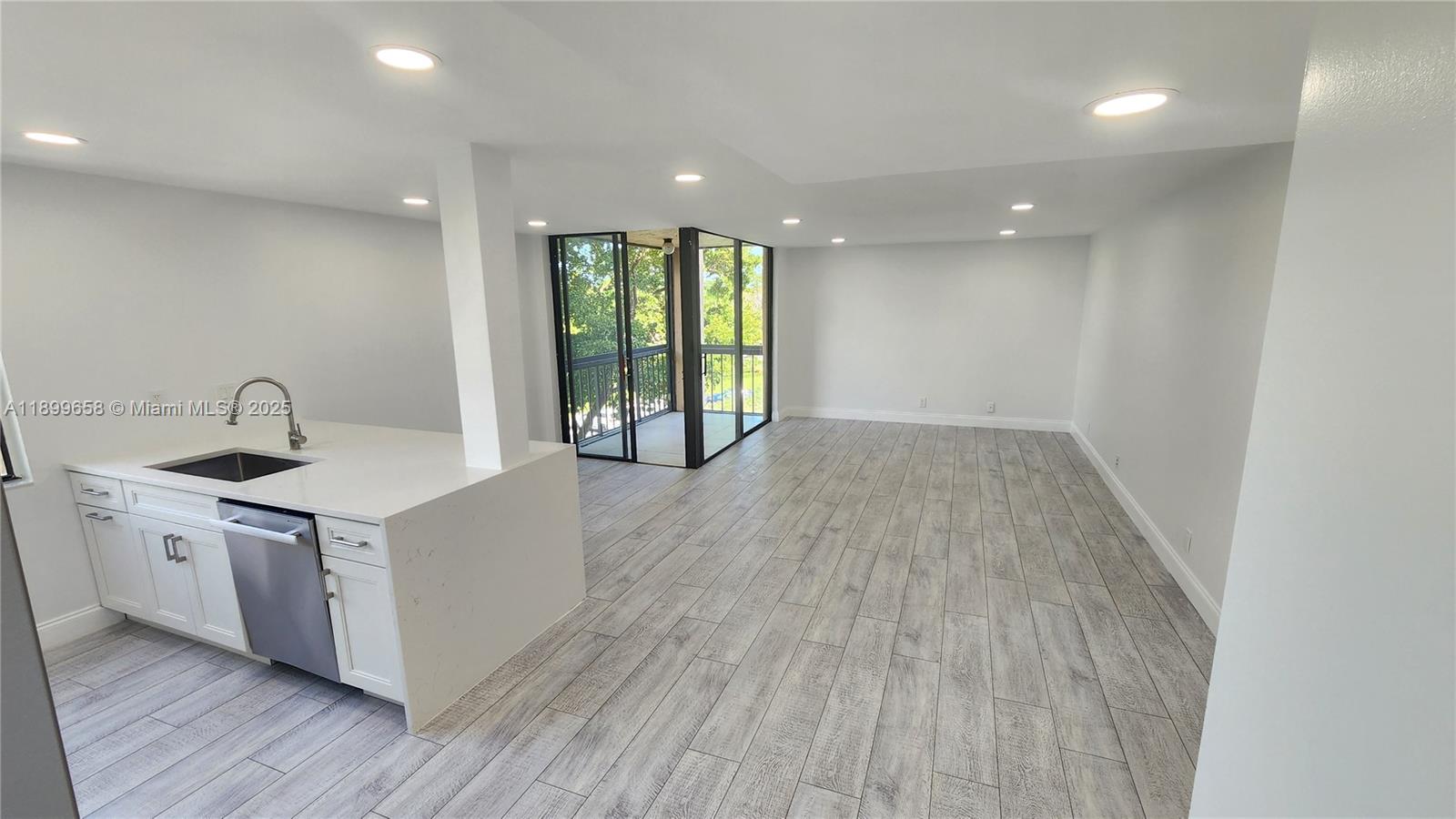 LAVERS DELRAY RACQUET CLU - Residential Lease