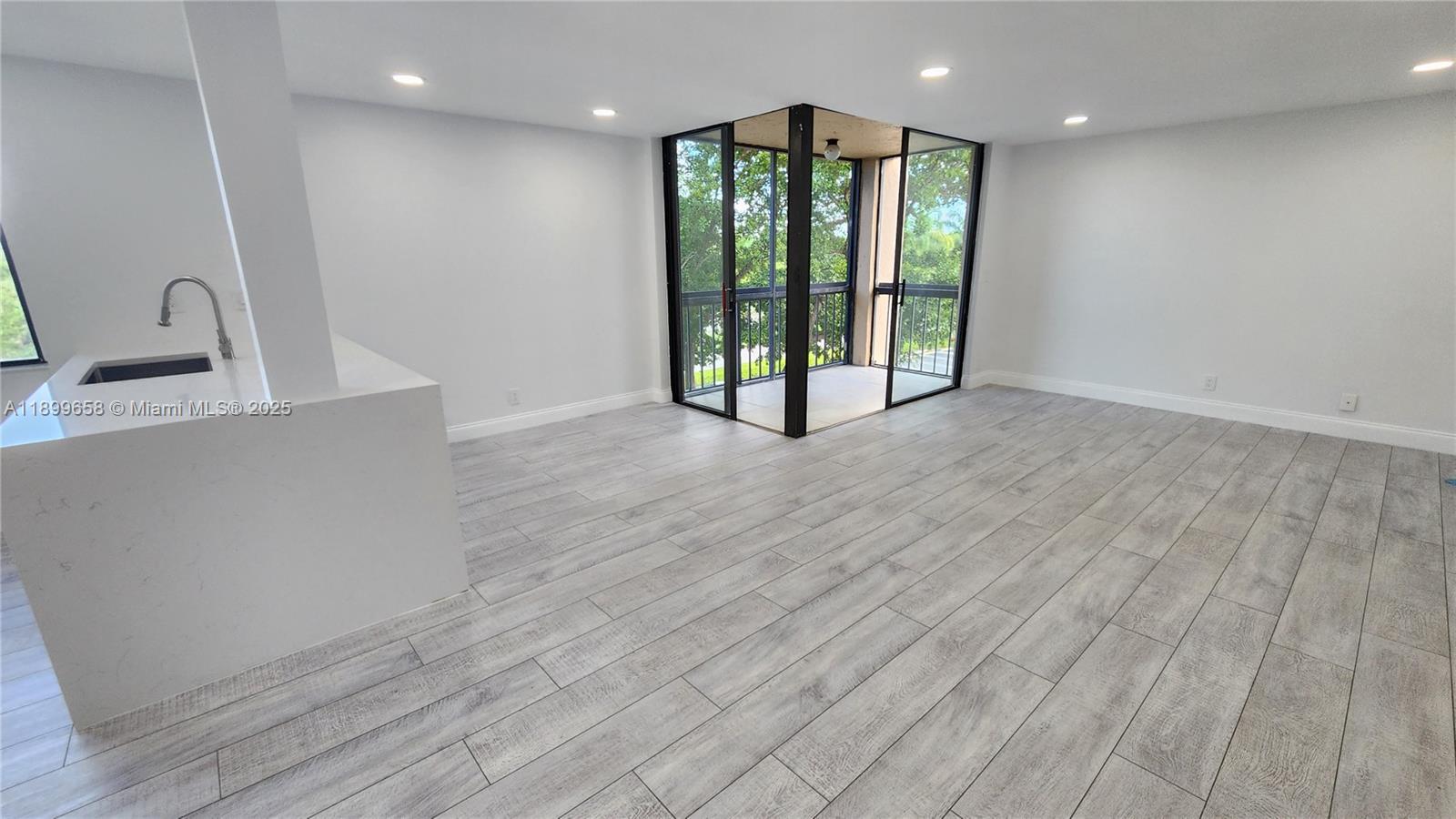 LAVERS DELRAY RACQUET CLU - Residential Lease