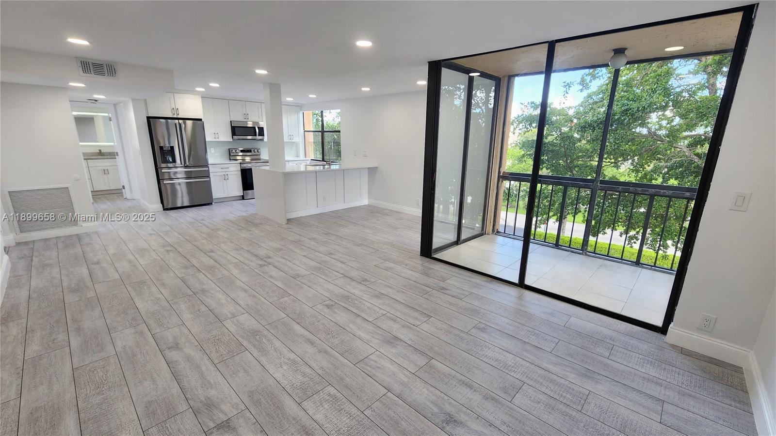 LAVERS DELRAY RACQUET CLU - Residential Lease