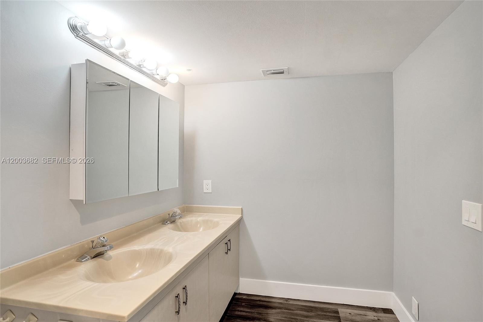 PORTOFINO VILLAGE 1-B CON - Residential Lease