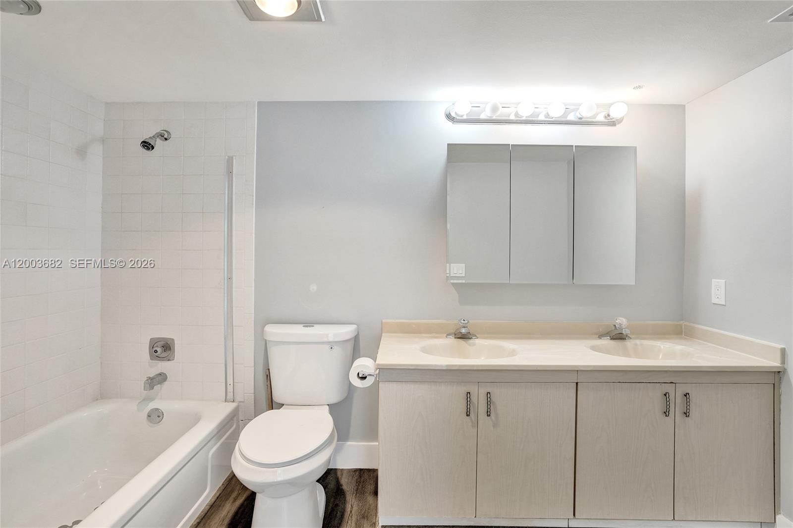 PORTOFINO VILLAGE 1-B CON - Residential Lease