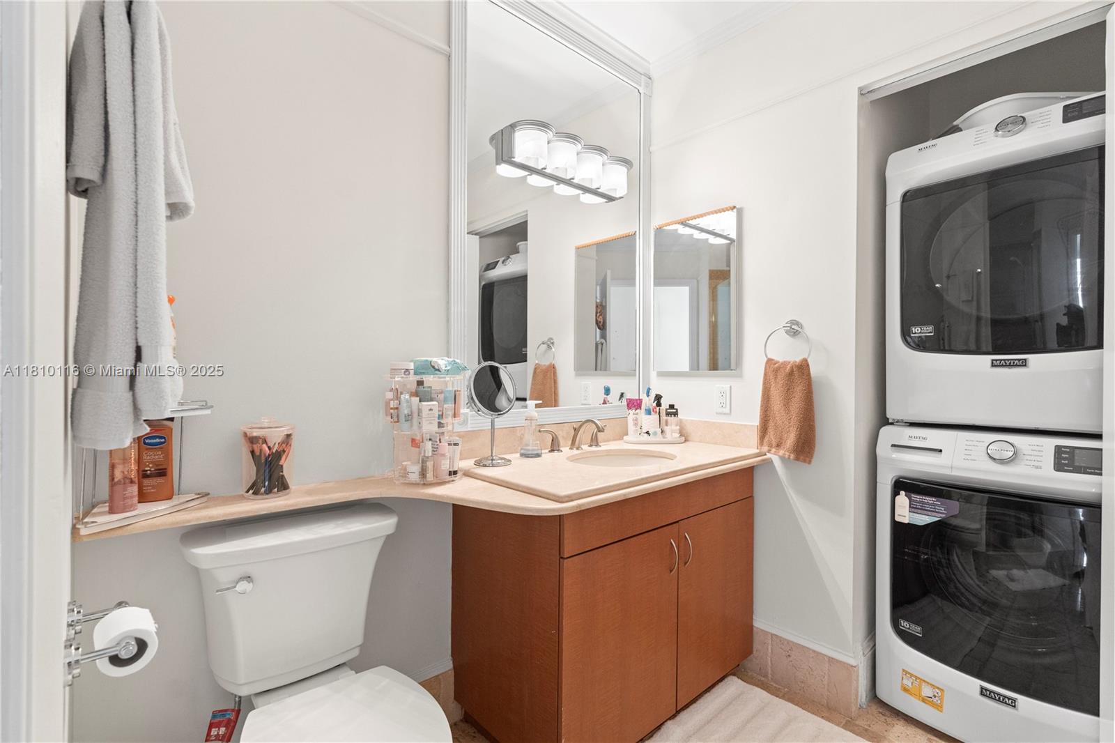 GREEN DIAMOND CONDO - Residential