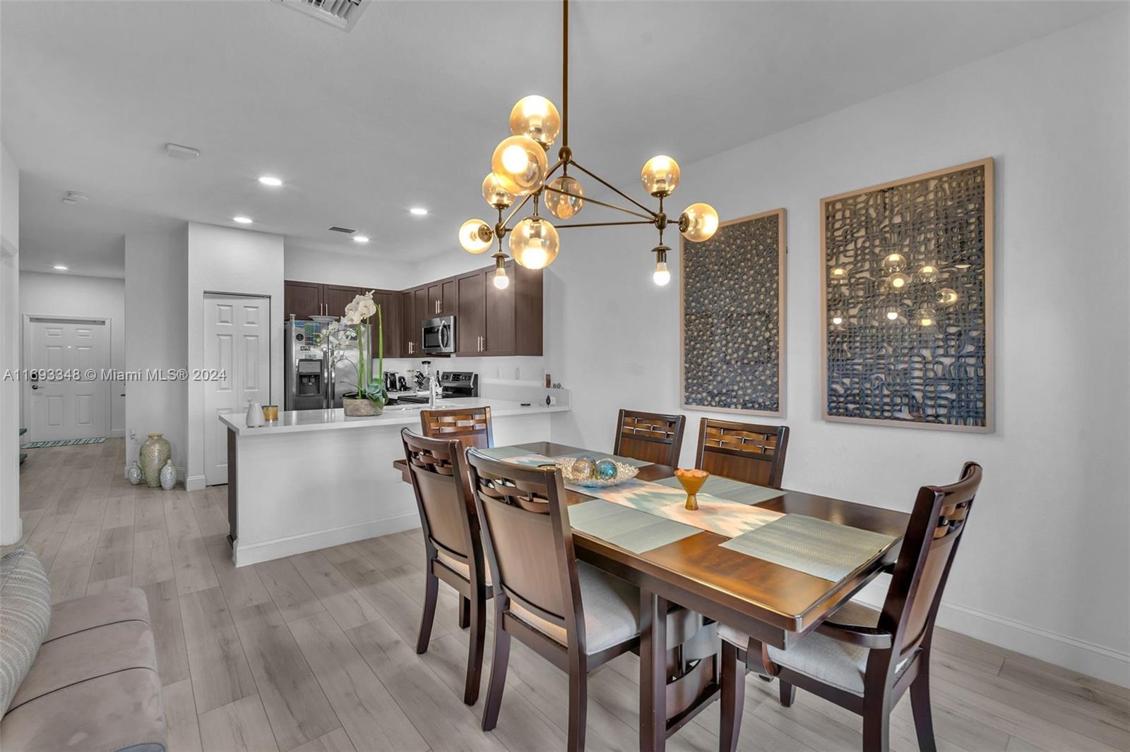 TROTTERS CHASE - Residential