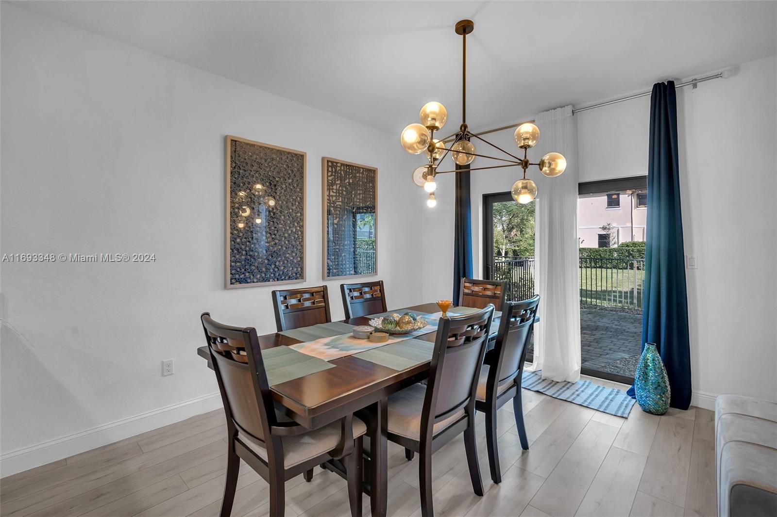 TROTTERS CHASE - Residential