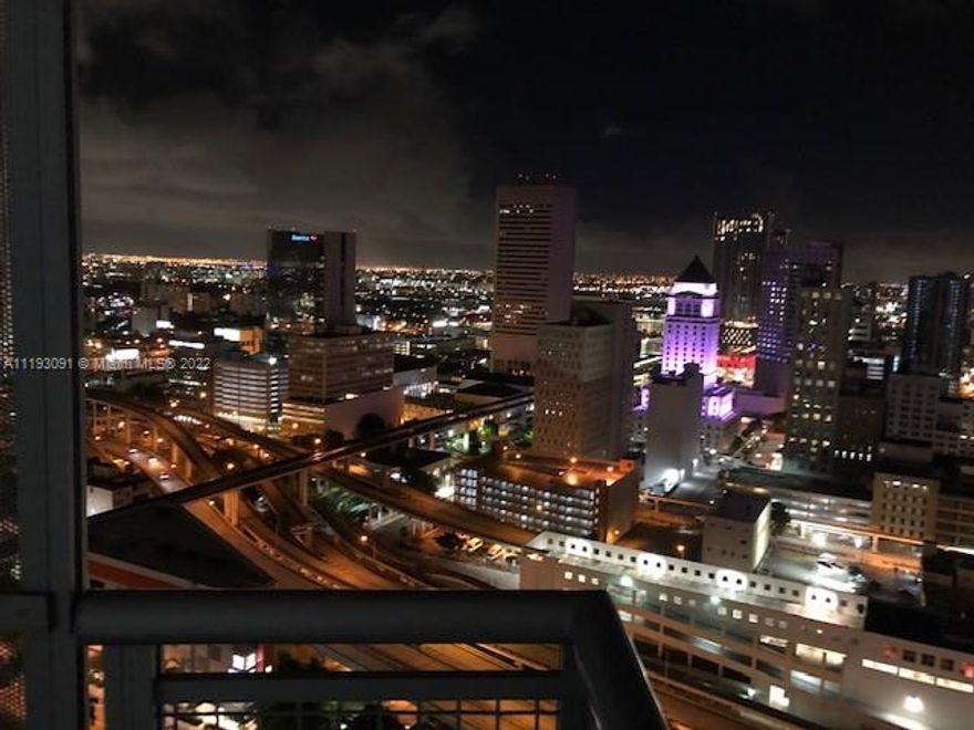 Beautiful apartment 2/2 with a downtown and Miami View, Marble floors, California closets, Modern Kitchen with natural quartz countertops, two big balconies, One parking space, Best amenities including Move Theater, racket ball, Kids playroom, sports bar and more