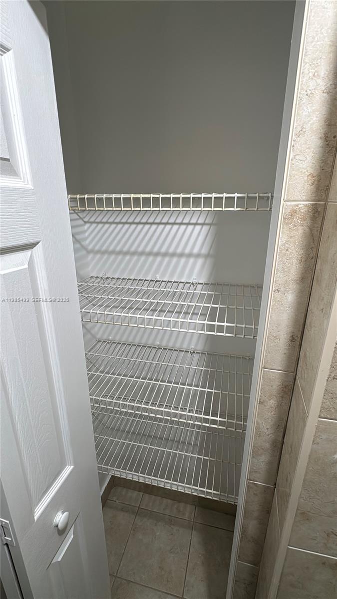 HAMMOCKS TRAILS CONDO - Residential Lease