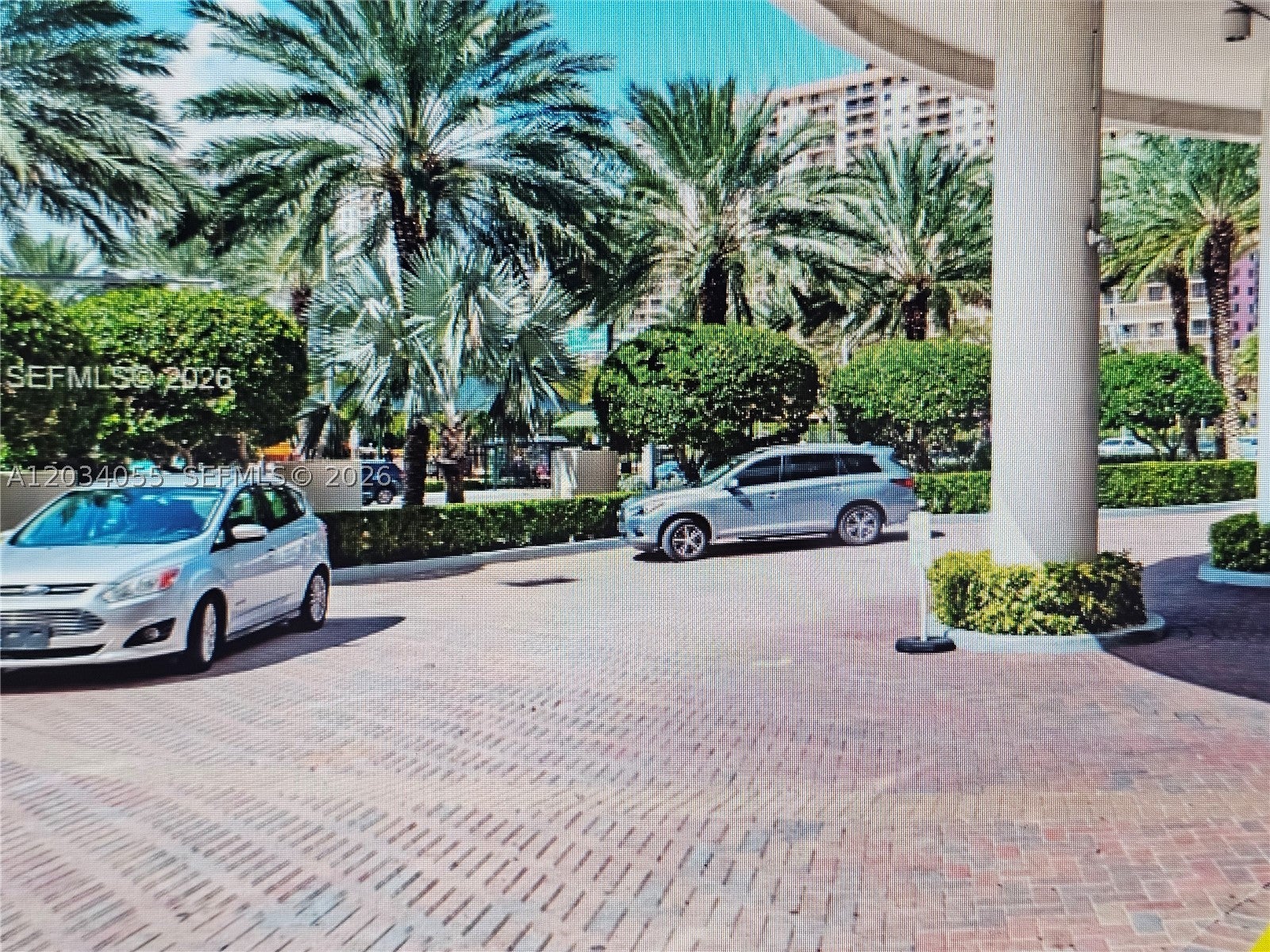 17201 Collins Ave 1508