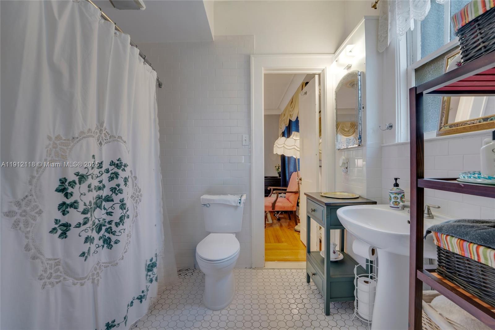 LAWRENCE ESTATE LAND CO - Residential Income