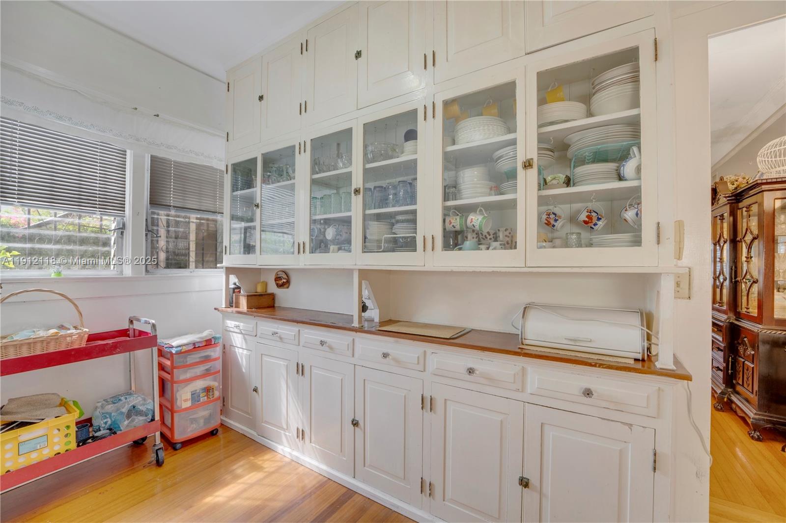 LAWRENCE ESTATE LAND CO - Residential Income