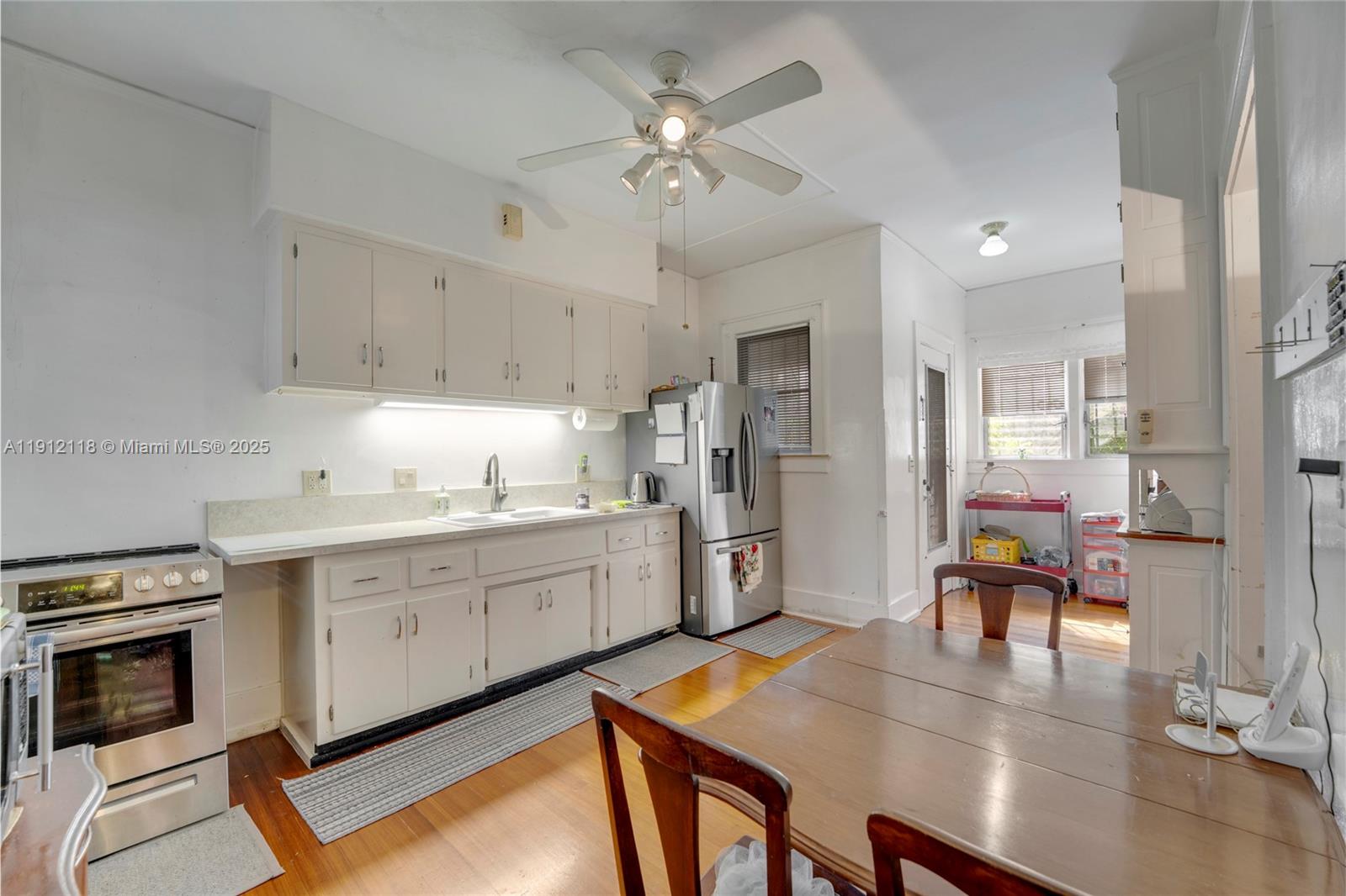 LAWRENCE ESTATE LAND CO - Residential Income