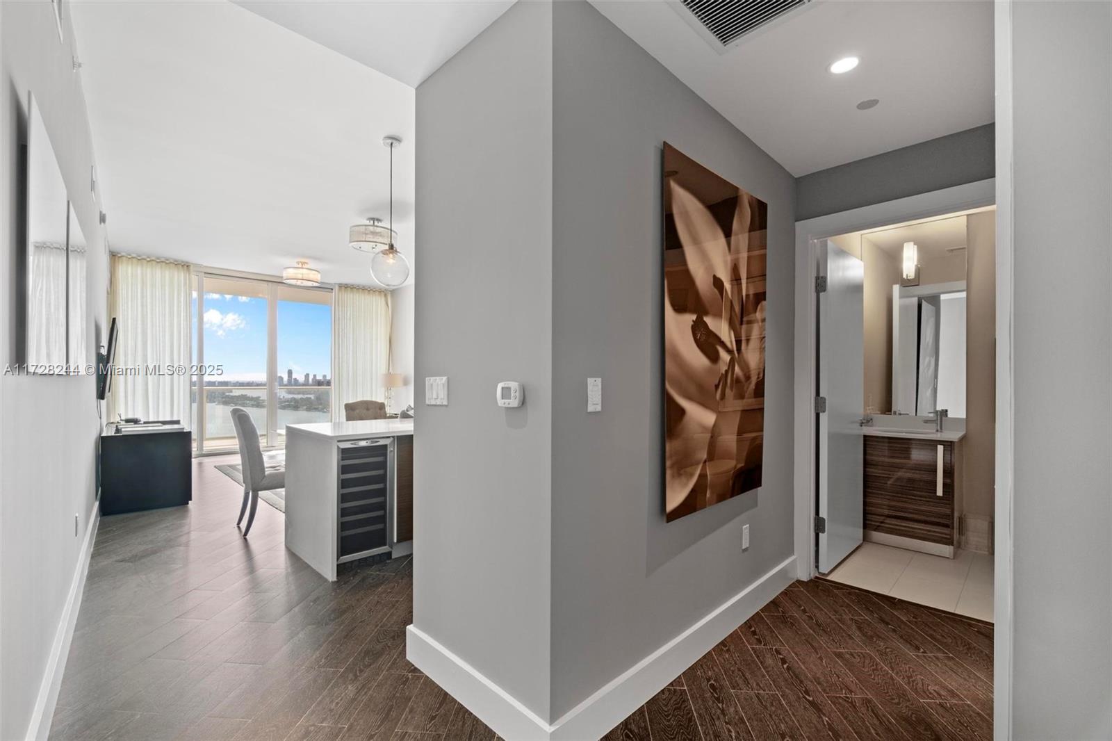 2020 N Bayshore Dr 2508
