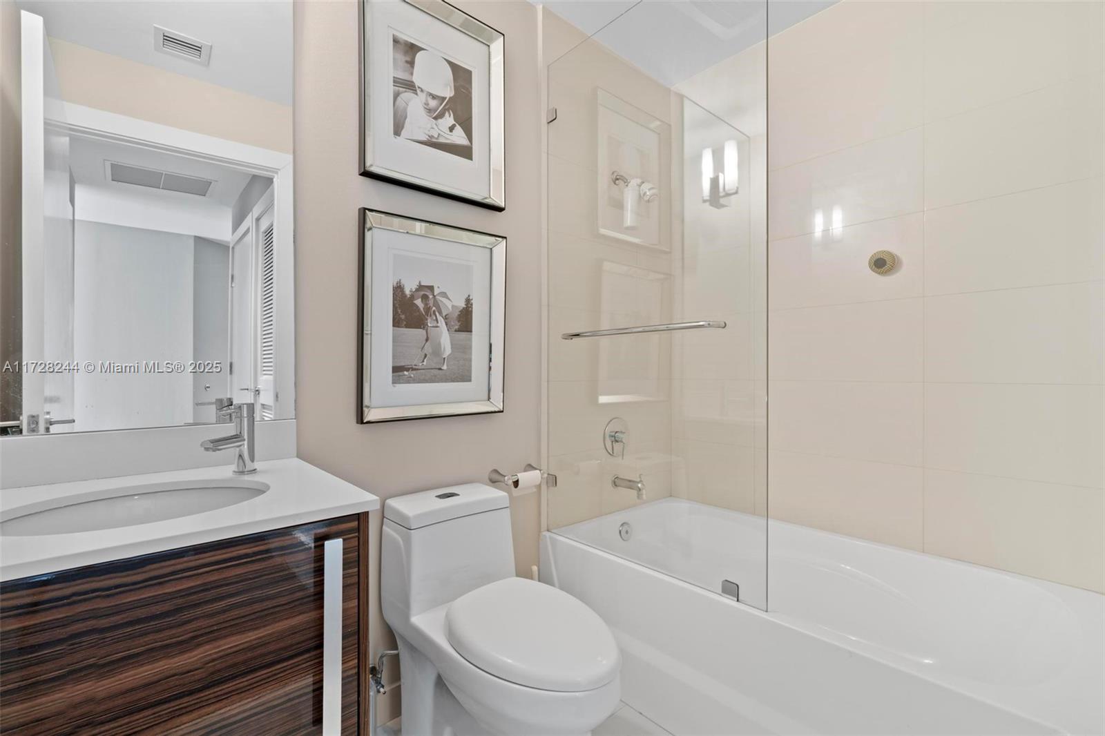 PARAMOUNT BAY CONDO - Residential