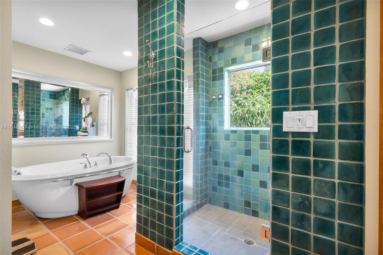 INTRACOASTAL PARK - Residential