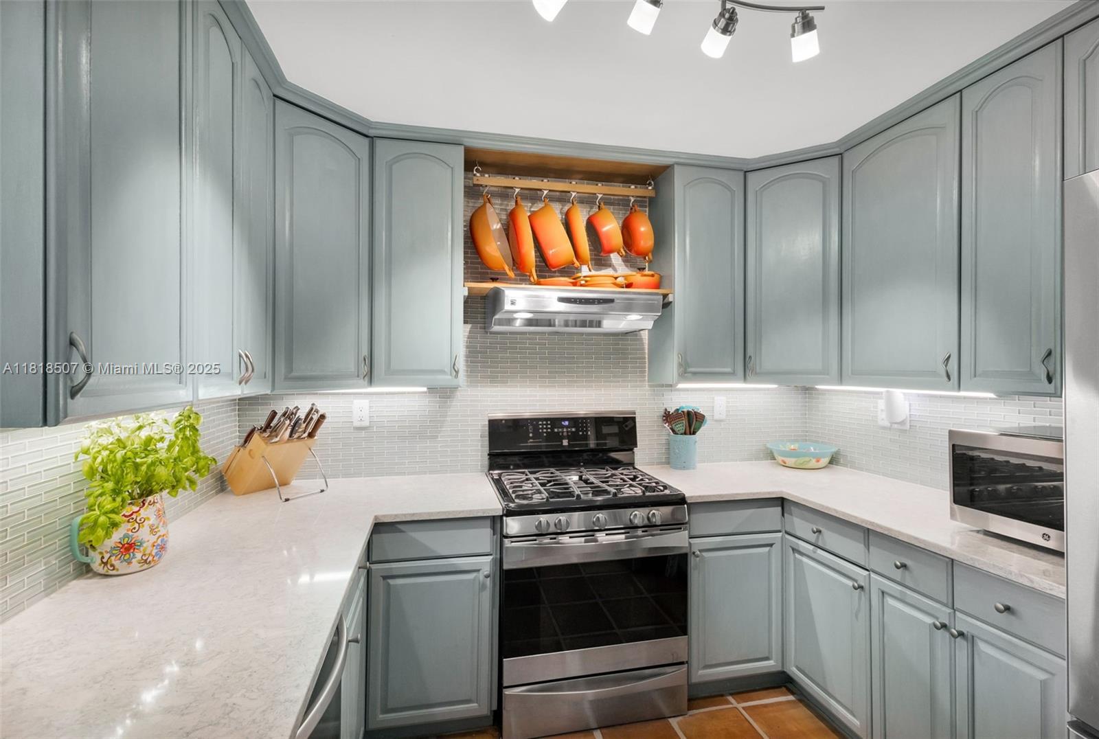 INTRACOASTAL PARK - Residential