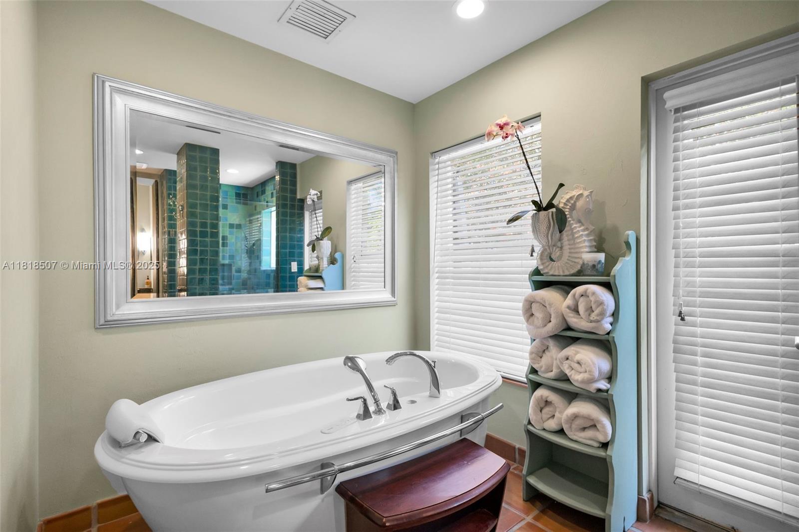 INTRACOASTAL PARK - Residential