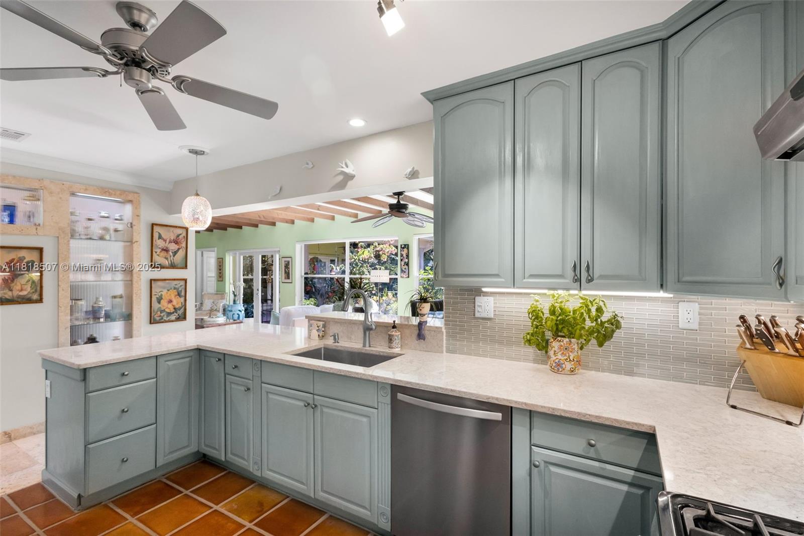 INTRACOASTAL PARK - Residential