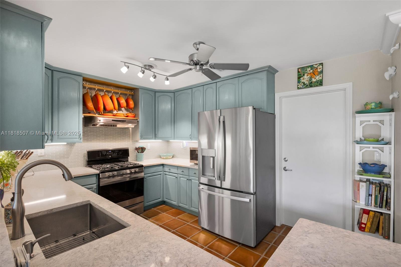 INTRACOASTAL PARK - Residential