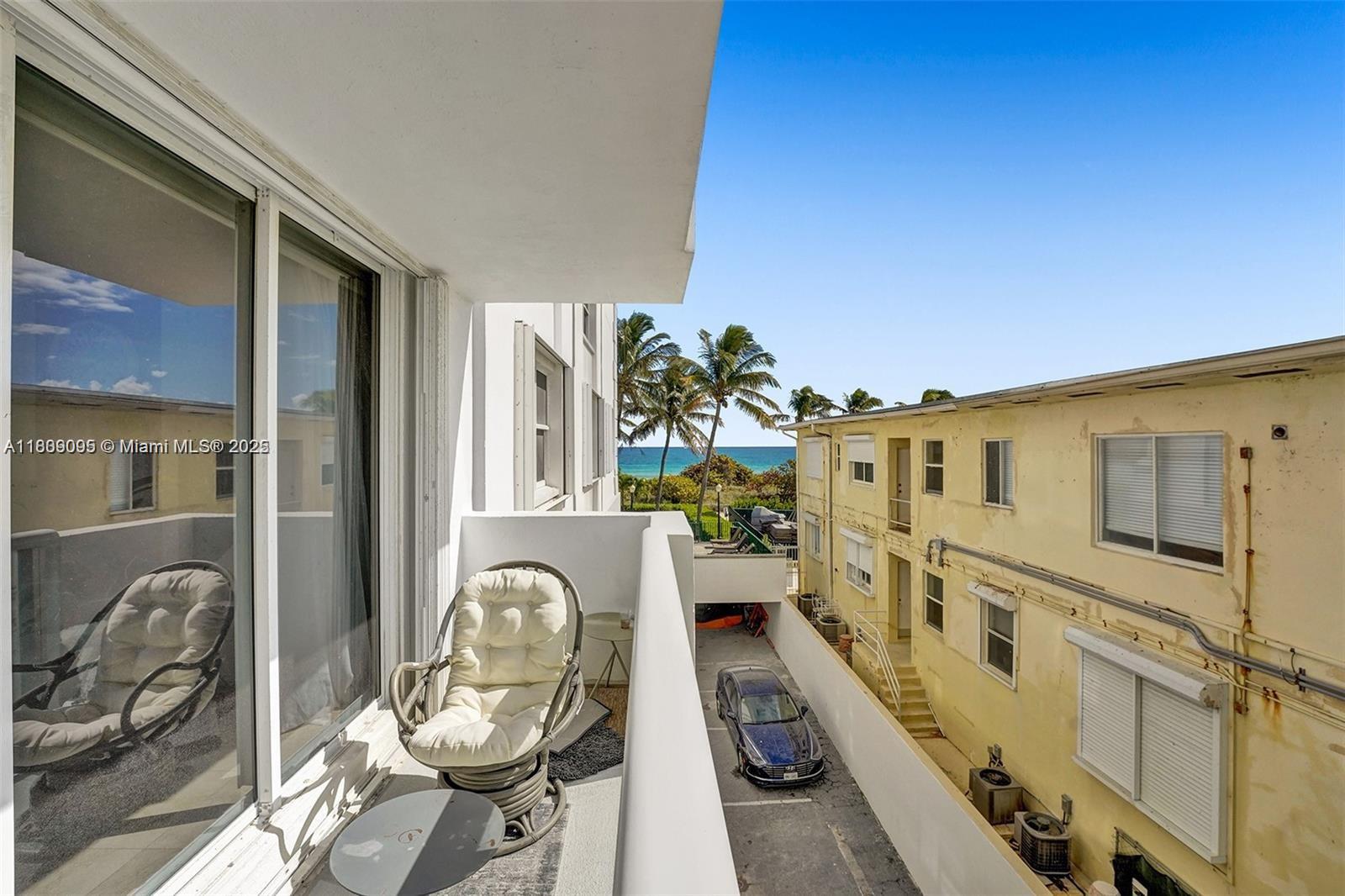 CARLISLE ON THE OCEAN CON - Residential