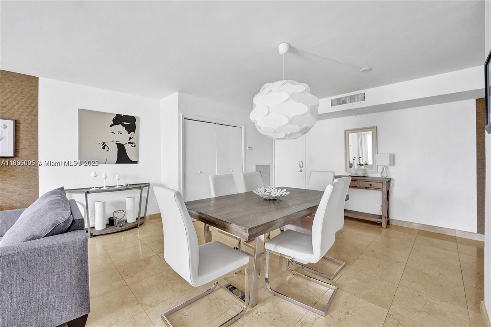 CARLISLE ON THE OCEAN CON - Residential