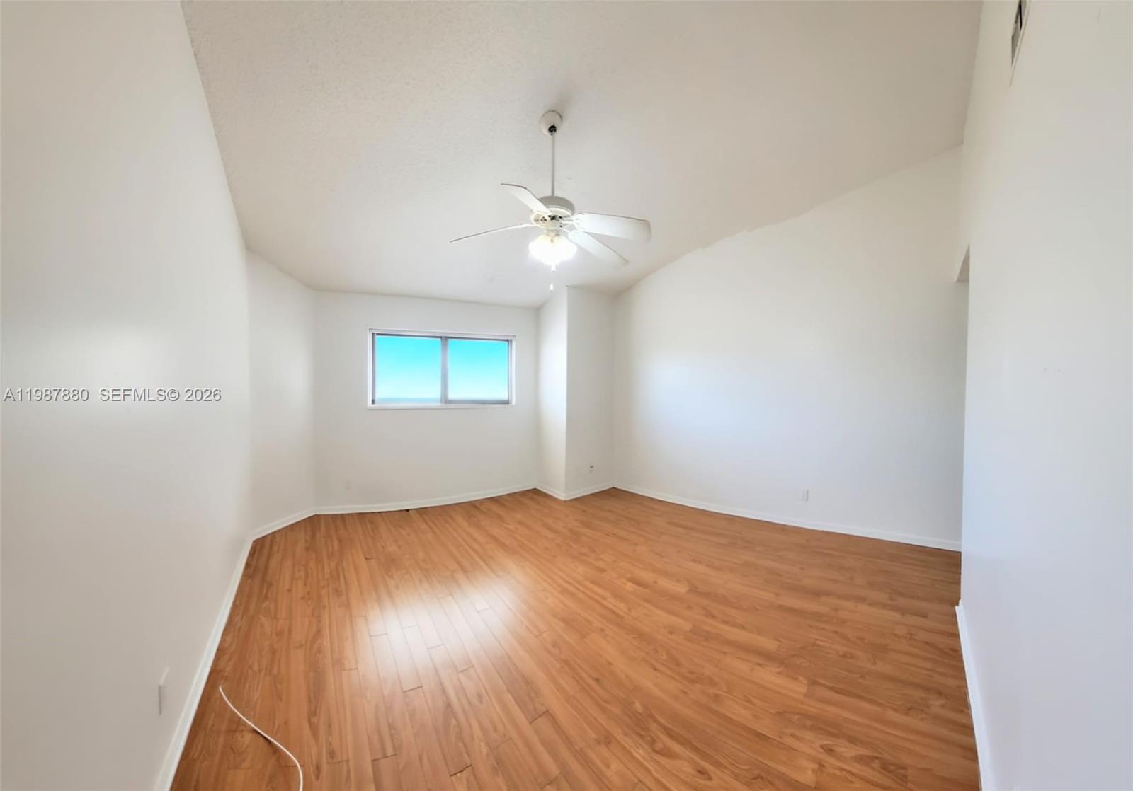 SUMMER LAKE - Residential Lease