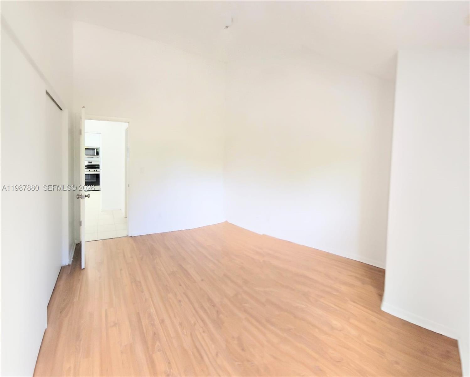 SUMMER LAKE - Residential Lease