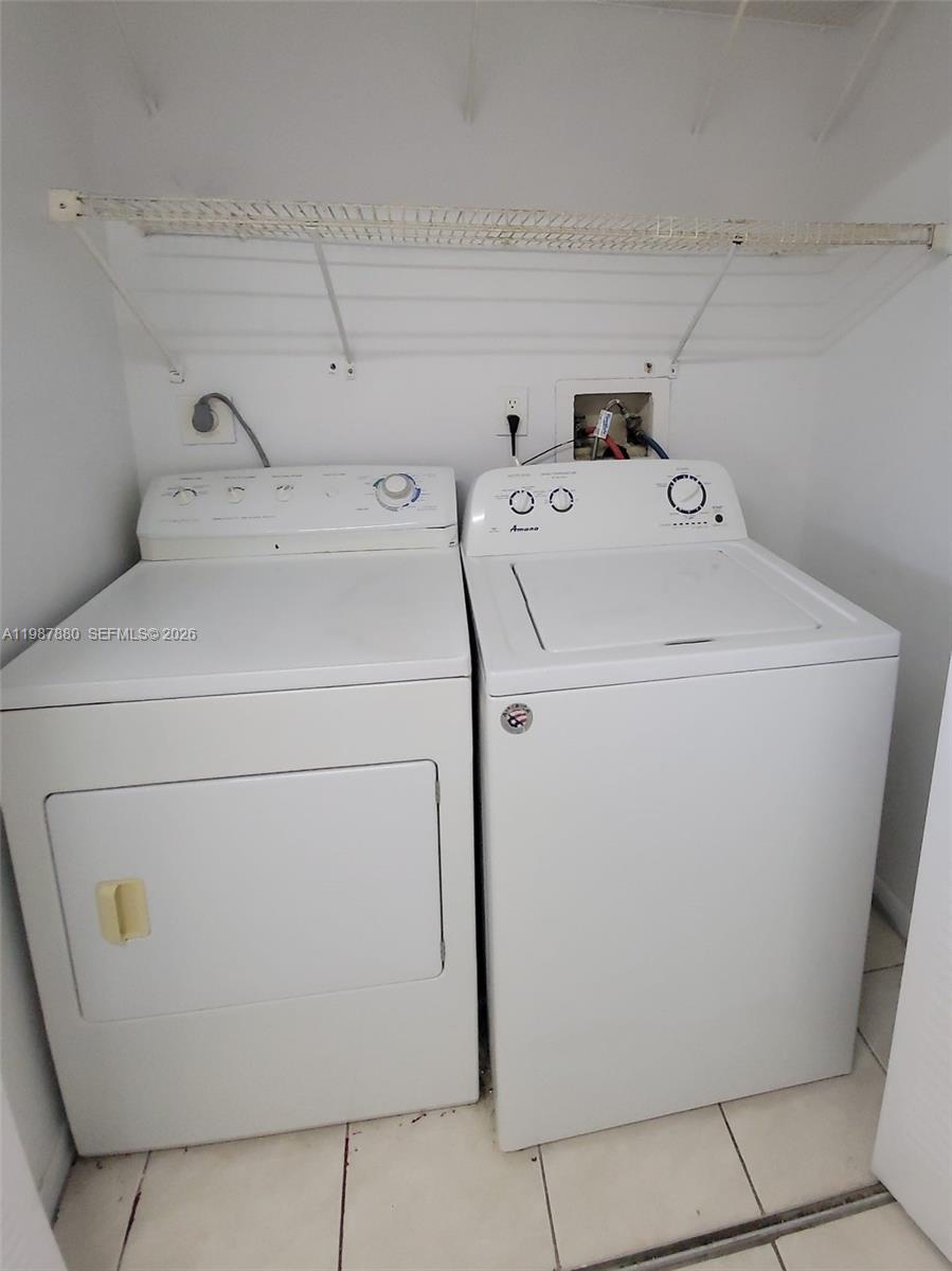 SUMMER LAKE - Residential Lease