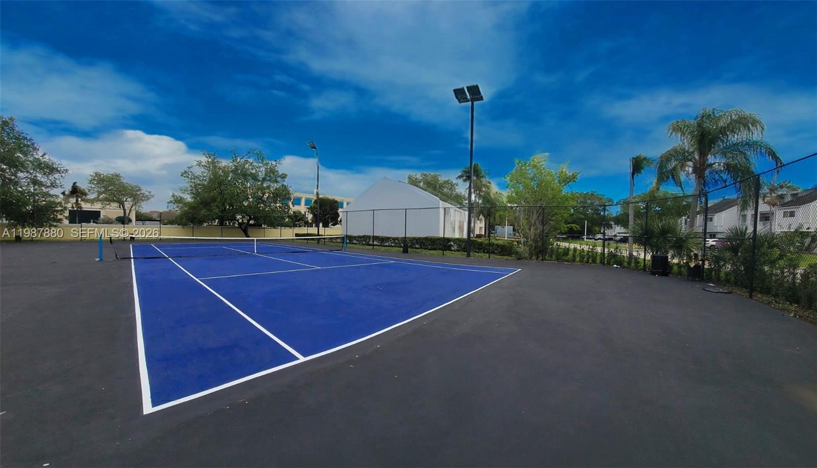 SUMMER LAKE - Residential Lease