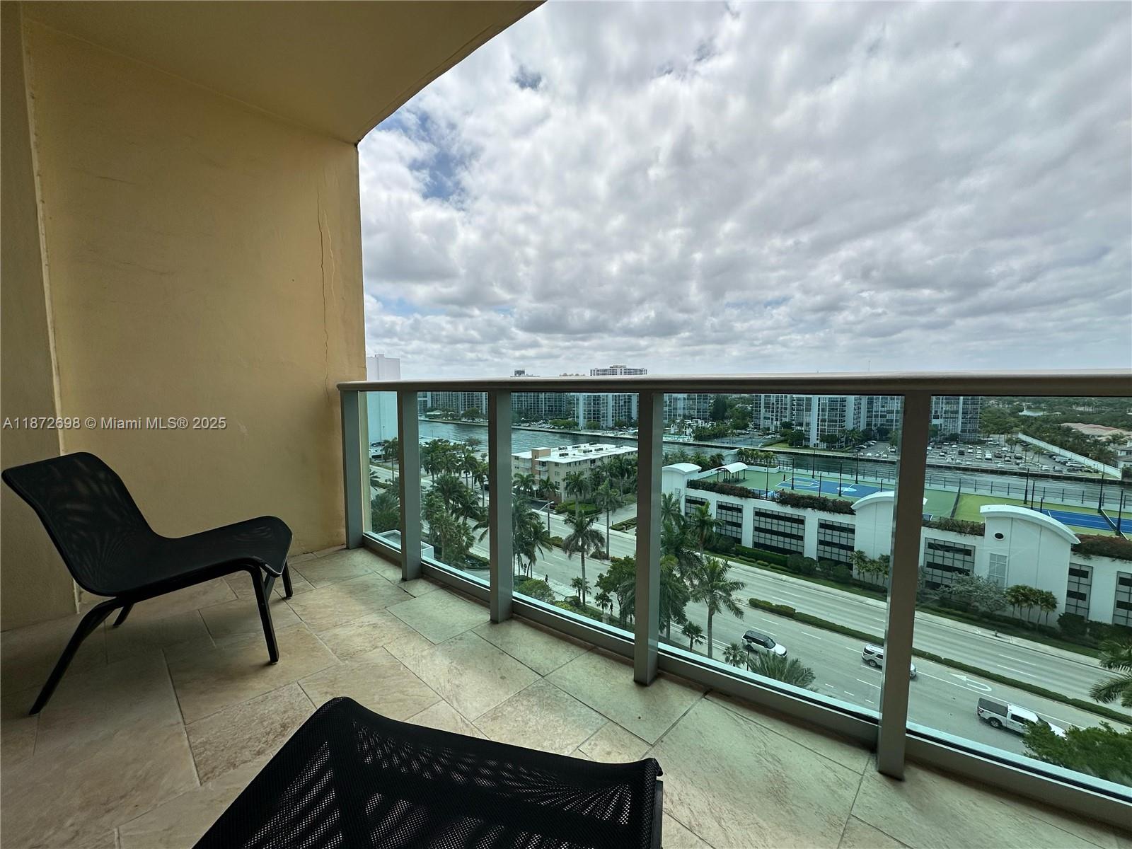 WAVE CONDO - Residential Lease