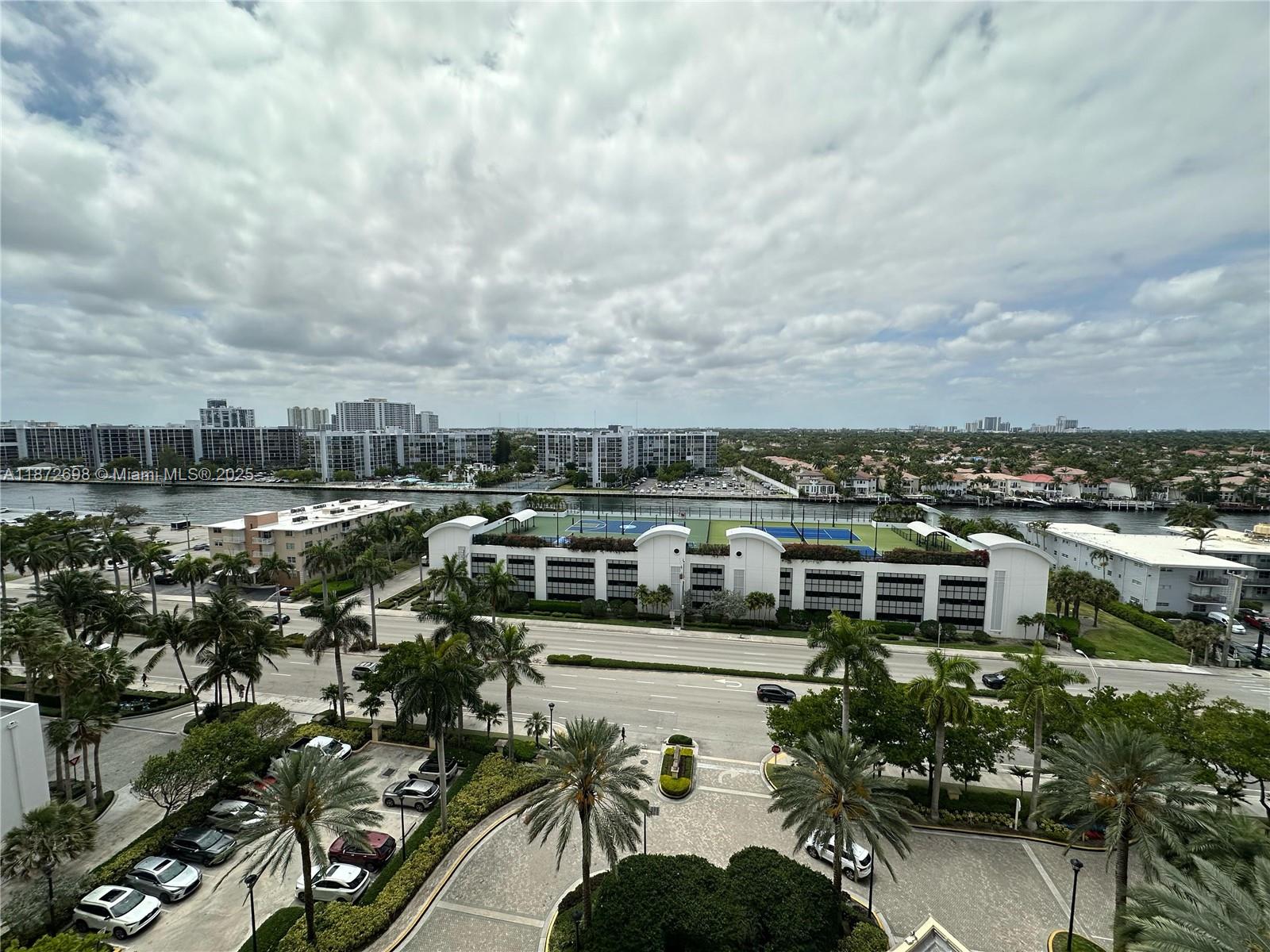 WAVE CONDO - Residential Lease