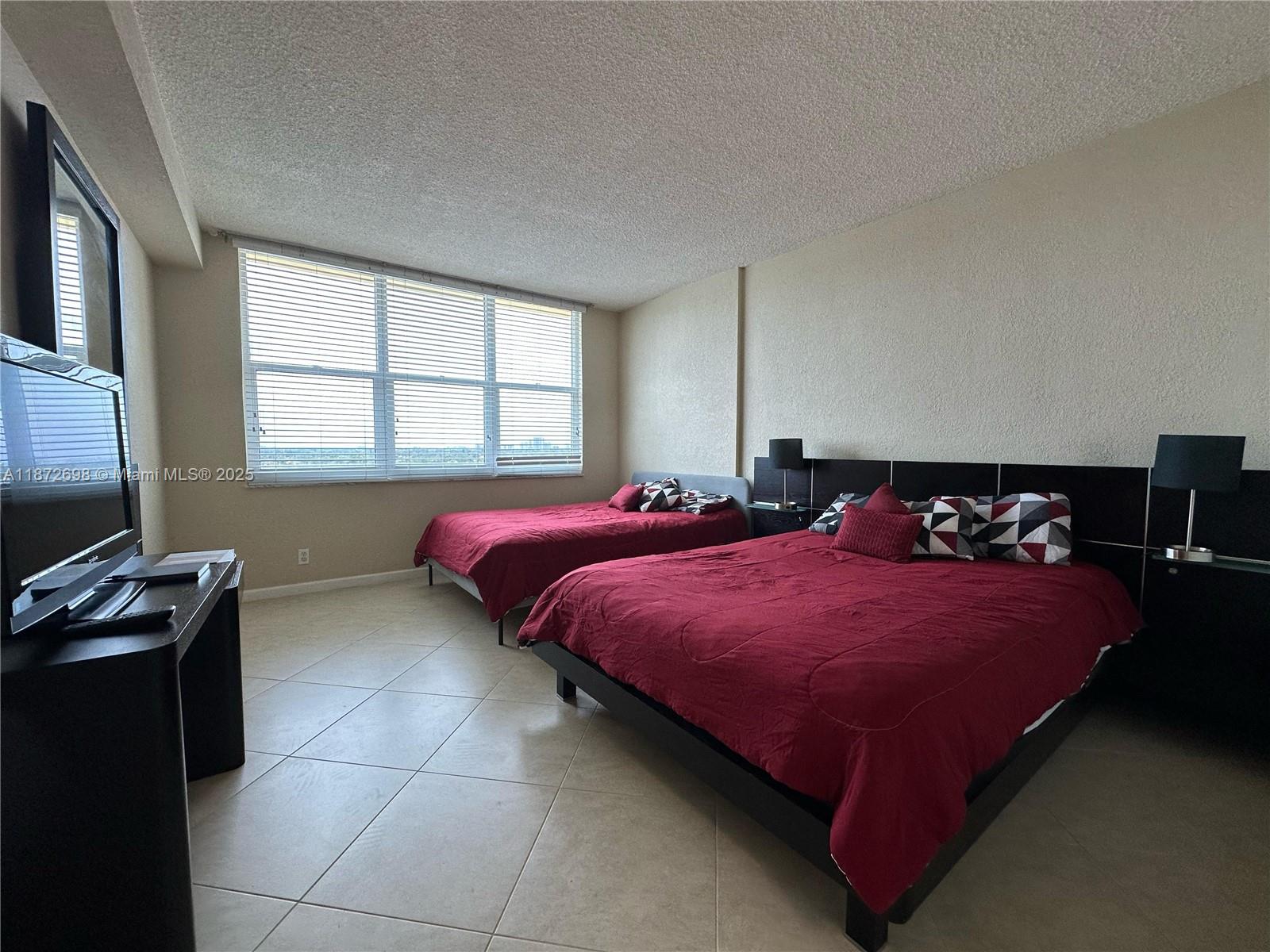 WAVE CONDO - Residential Lease