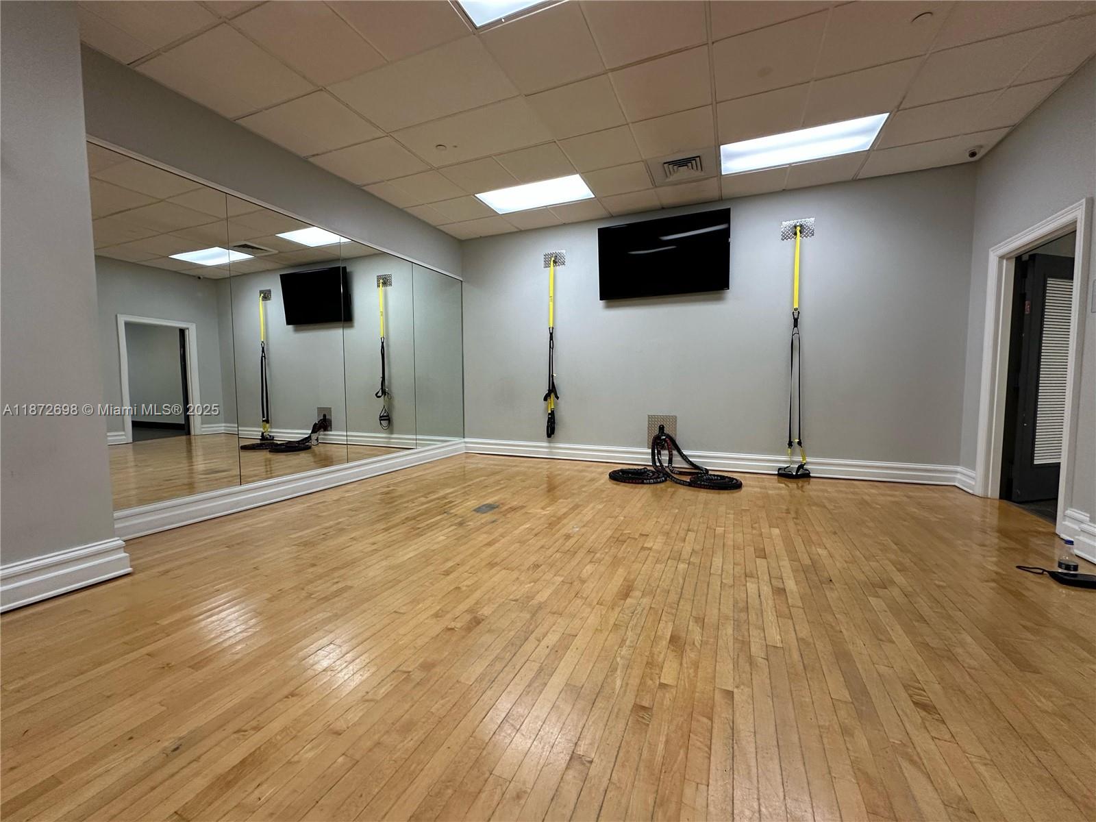 WAVE CONDO - Residential Lease