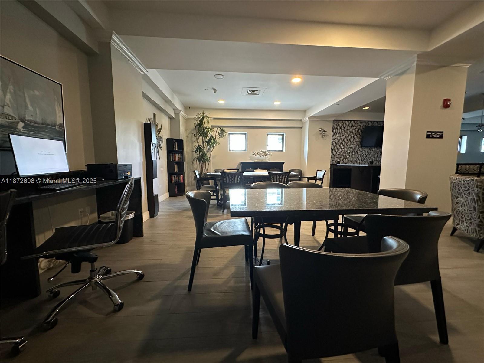 WAVE CONDO - Residential Lease