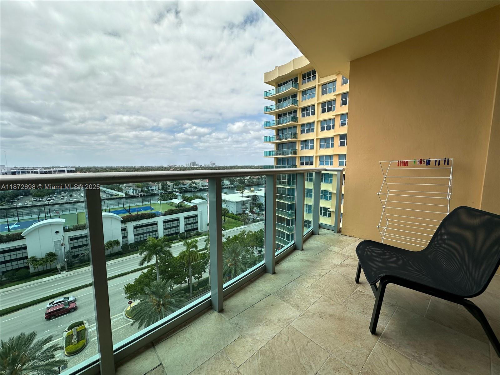 WAVE CONDO - Residential Lease