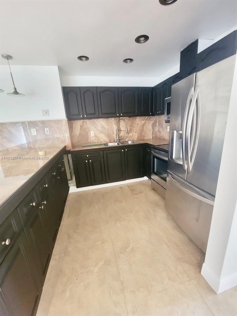 9449 SW 76th St T2