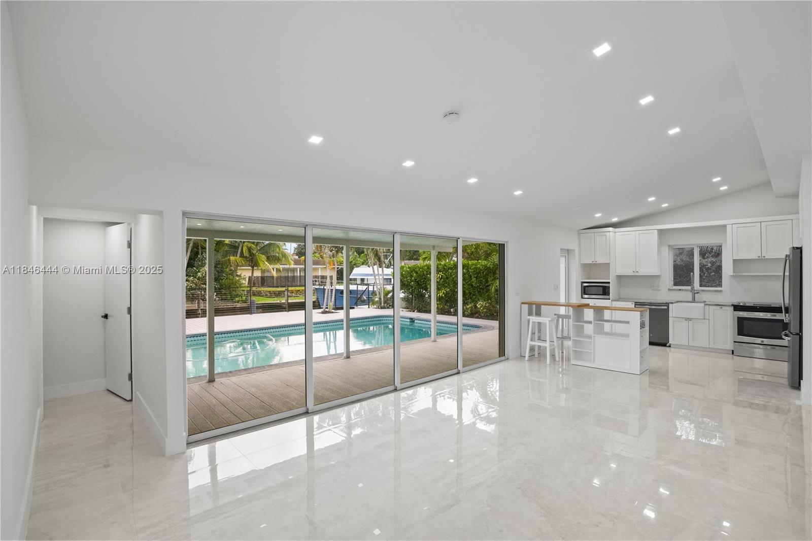 GILL ISLES - Residential