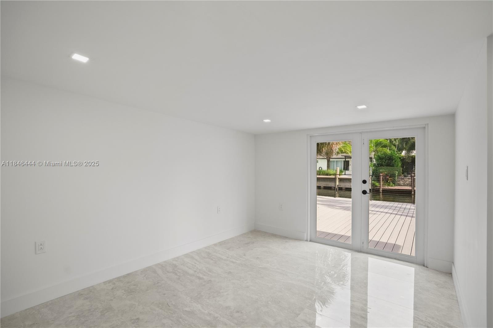 GILL ISLES - Residential