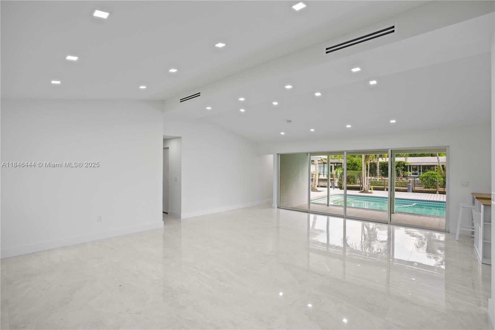 GILL ISLES - Residential