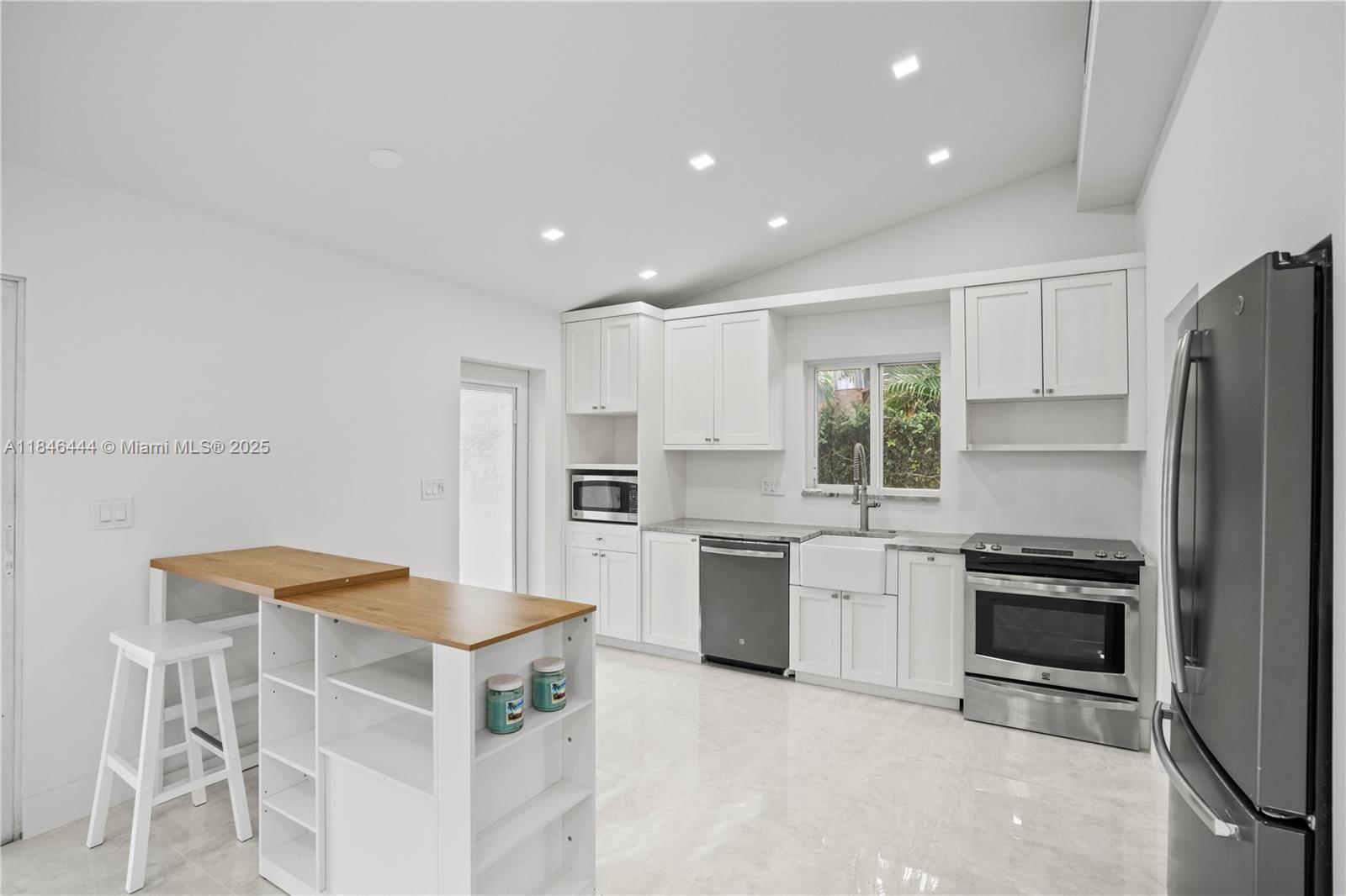 GILL ISLES - Residential
